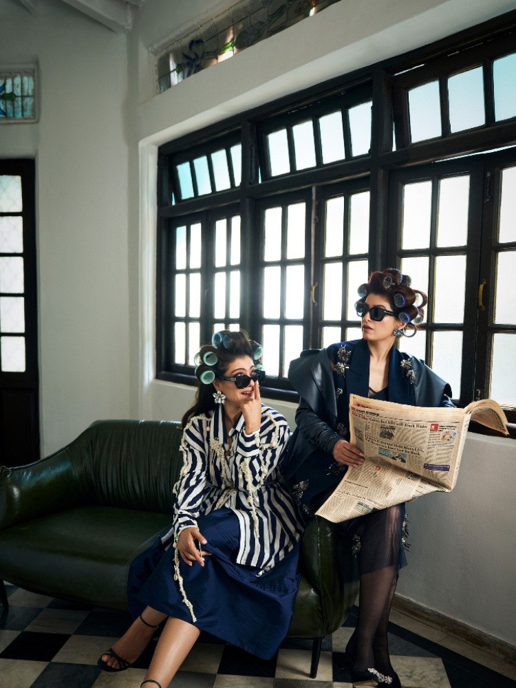 Kajol Twinkle Khanna November Nod Mag cover