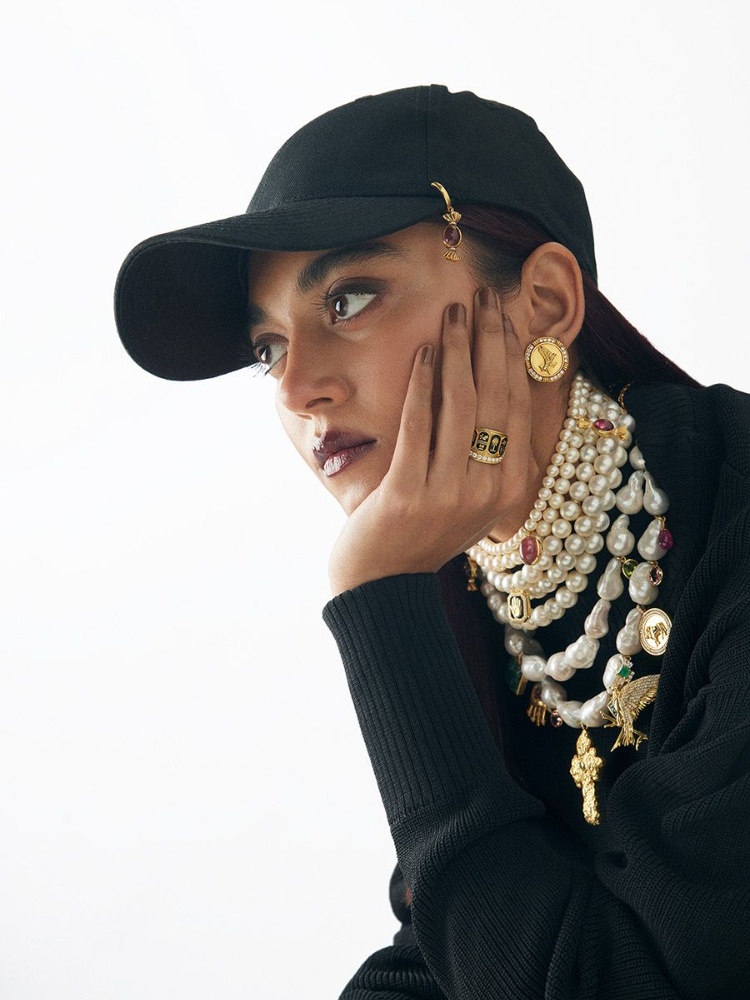 A model wearing a necklace from Masaba X Amrapali Jewels