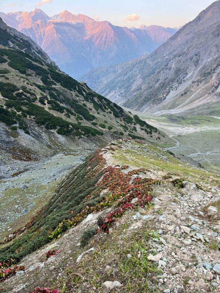 Photograph of a beautiful valley by Yaser Shaw