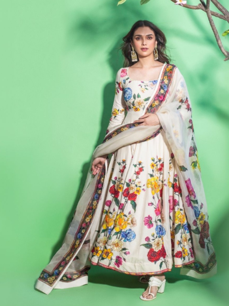 Aditi Rao Hydari in Aprajita Toor