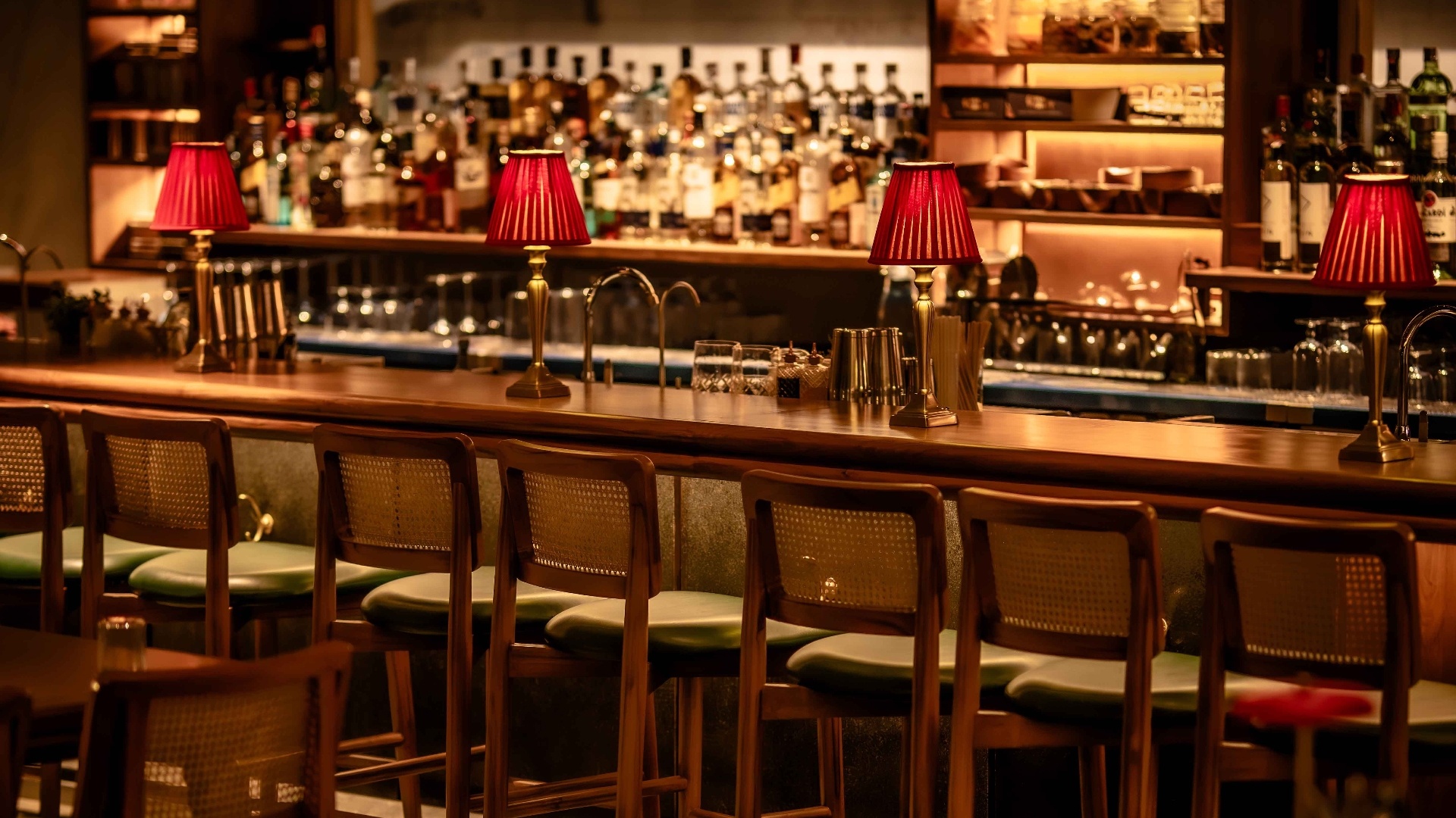 Bar Stormy