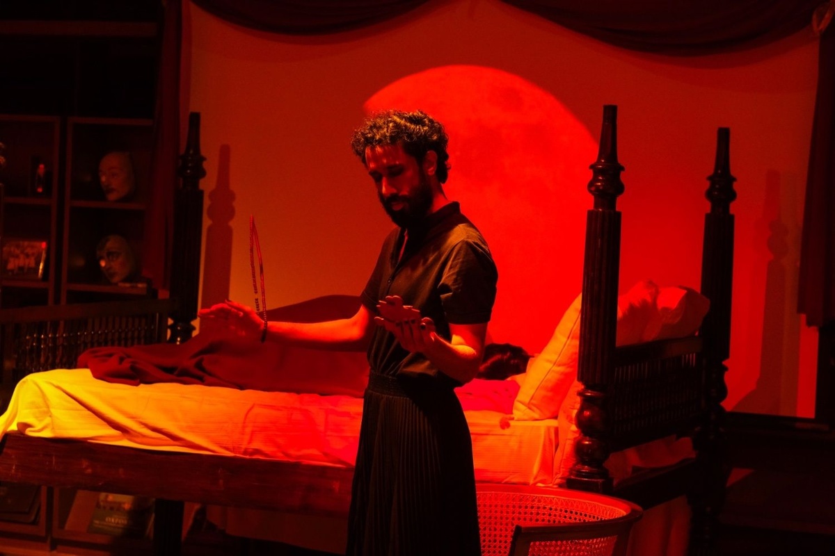 Blood Moon Over play