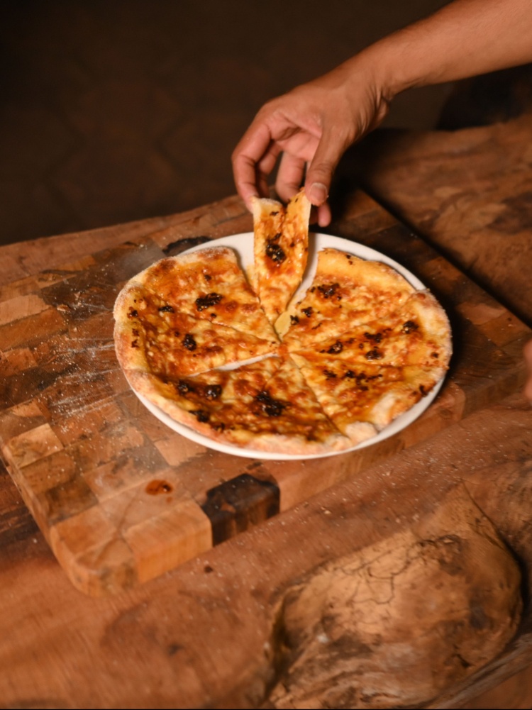 Double cheese pizza