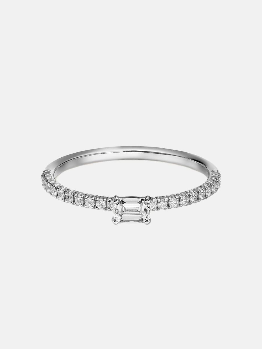 Etincelle de Cartier engagement ring