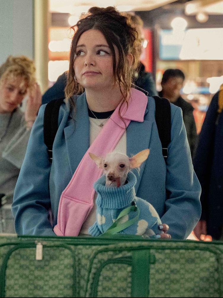 Megan Stalter as Jessica in the series 'Too Much'