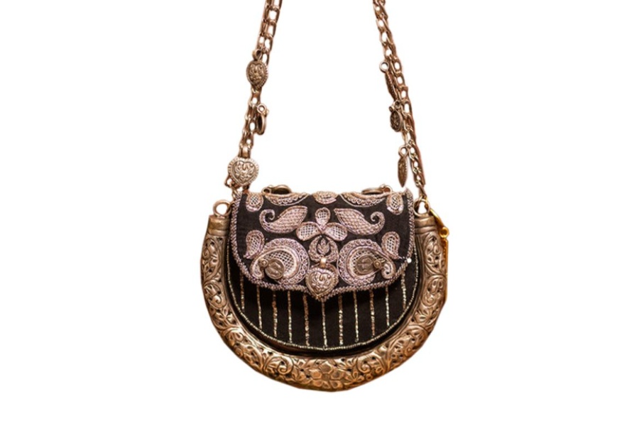 Amra Hasli bag, Mortantra