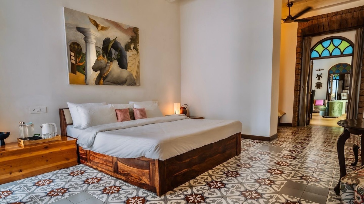 Birdsong, Moira, Goa Stays, The Nod Mag 