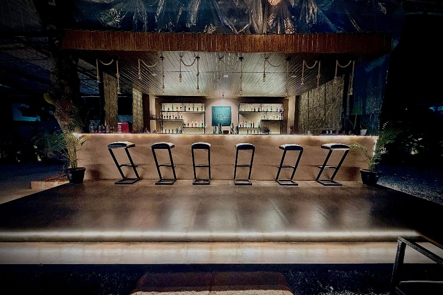 Bar section