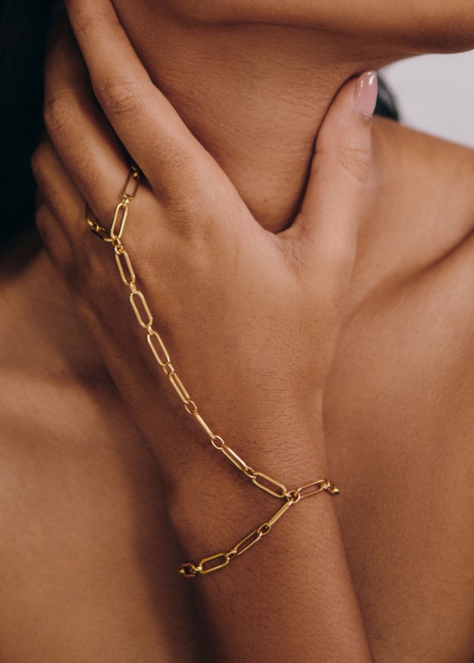 Lune Sea Link Hand Harness in gold
