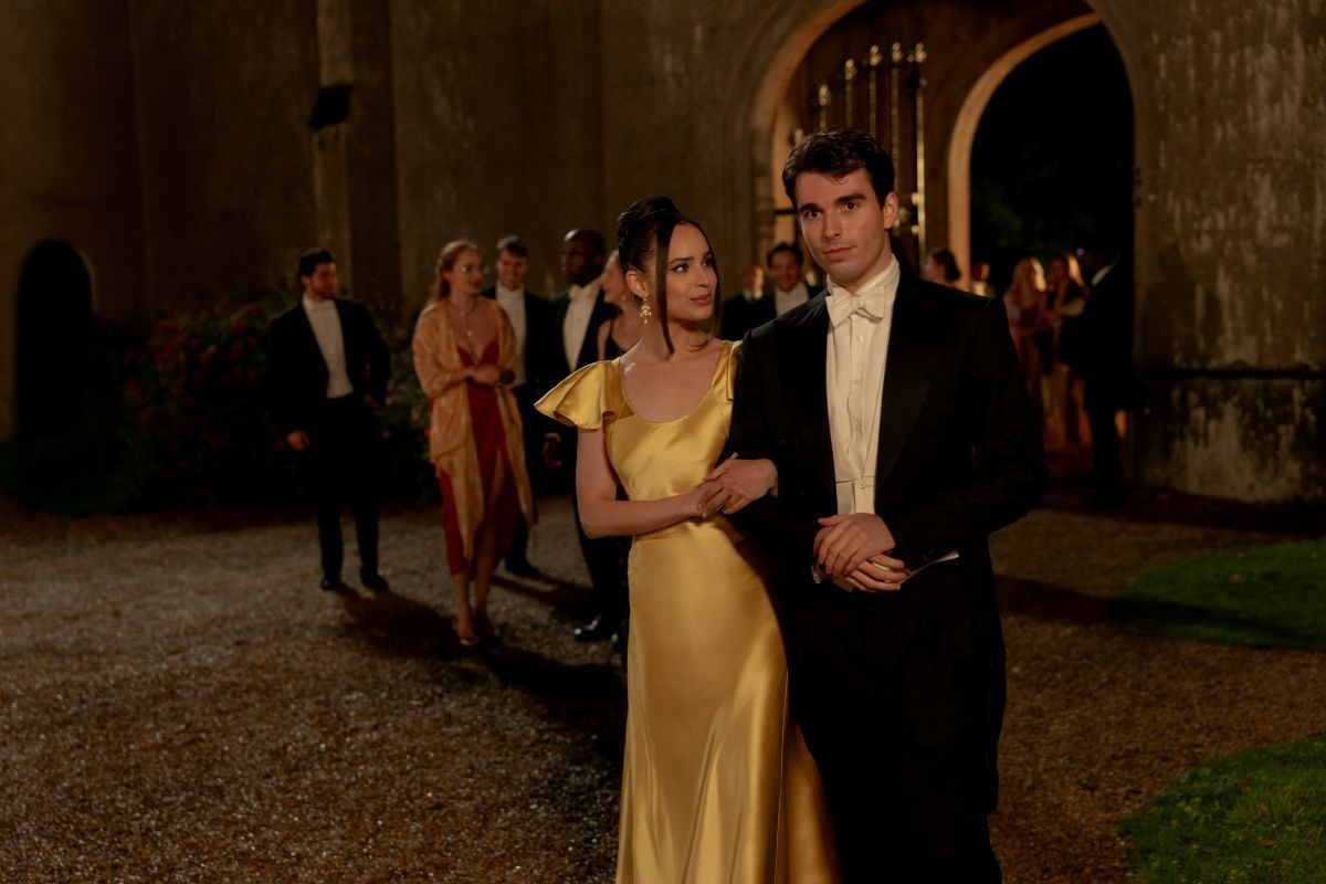 Sofia Carson and Corey Mylchreest in 'My Oxford Year'