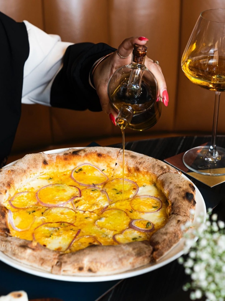 White base pizza