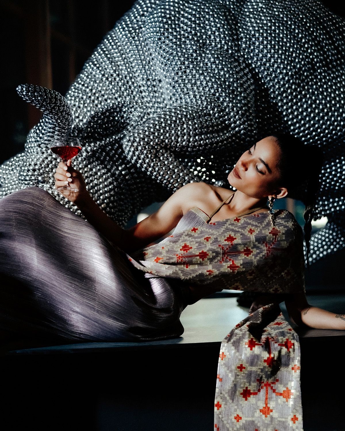 A model wearing a Patola metal cord sari by Rimzim Dadu