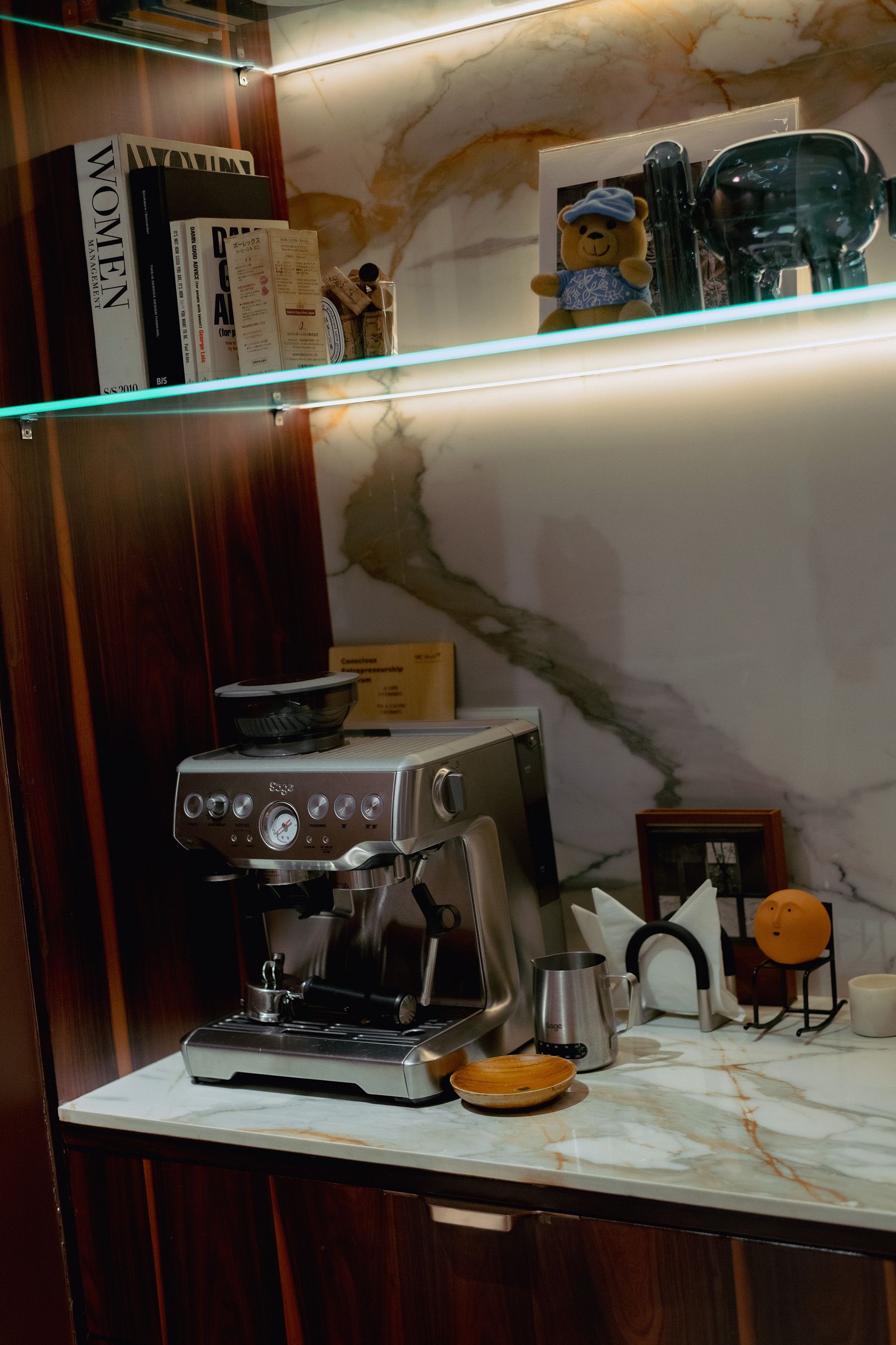 The den in designer Shweta Kapur's home has a coffee station 