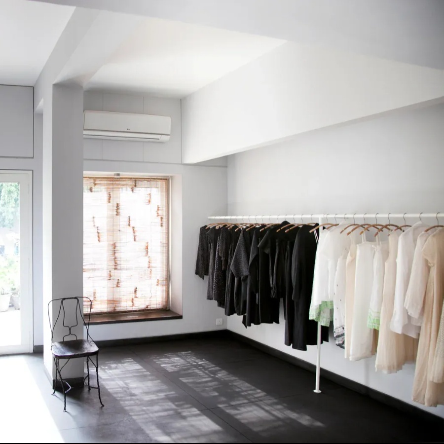 Tilla store and cafe