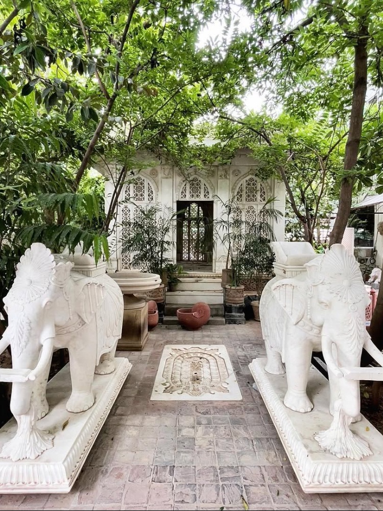 The Frozen Music atelier