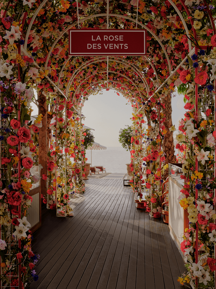 Picture-worthy floral archway