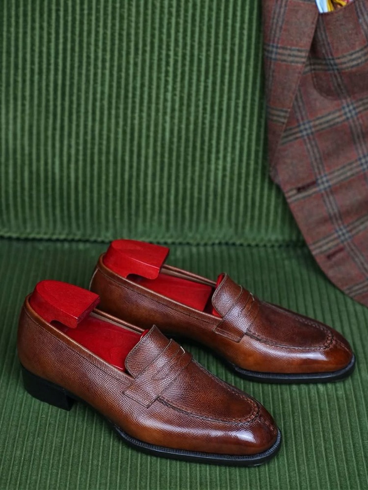 Split-toe penny loafer, Nomiri, The Nod Mag