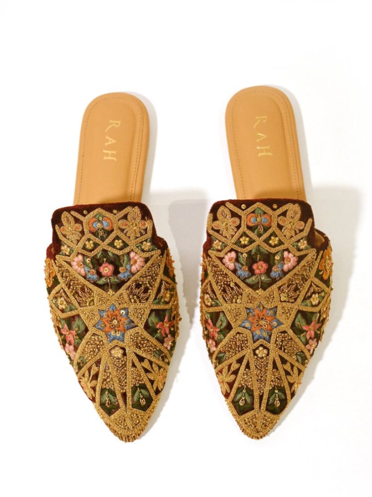 Basanti Zar mules, Rimple and Harpreet