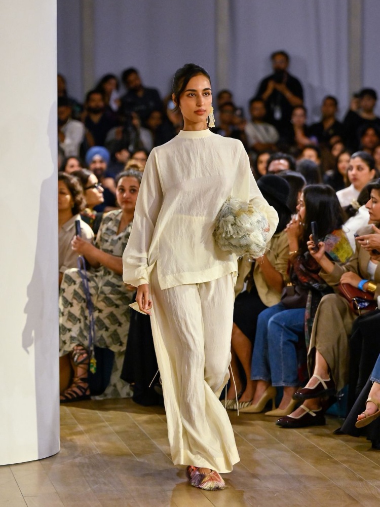 Mahieka Sharma opened the AKOK Anamika Khanna show at Lakmé Fashion Week in March 2026