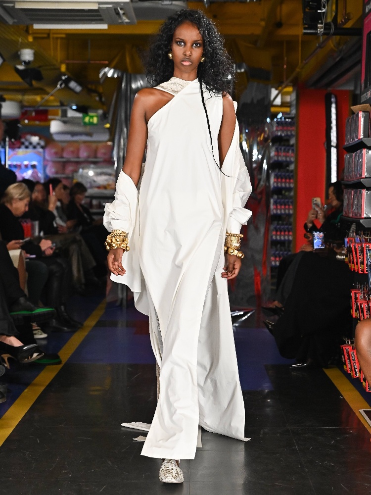 A look from the AK-OK Anamika Khanna show at London Fashion Week in 2025