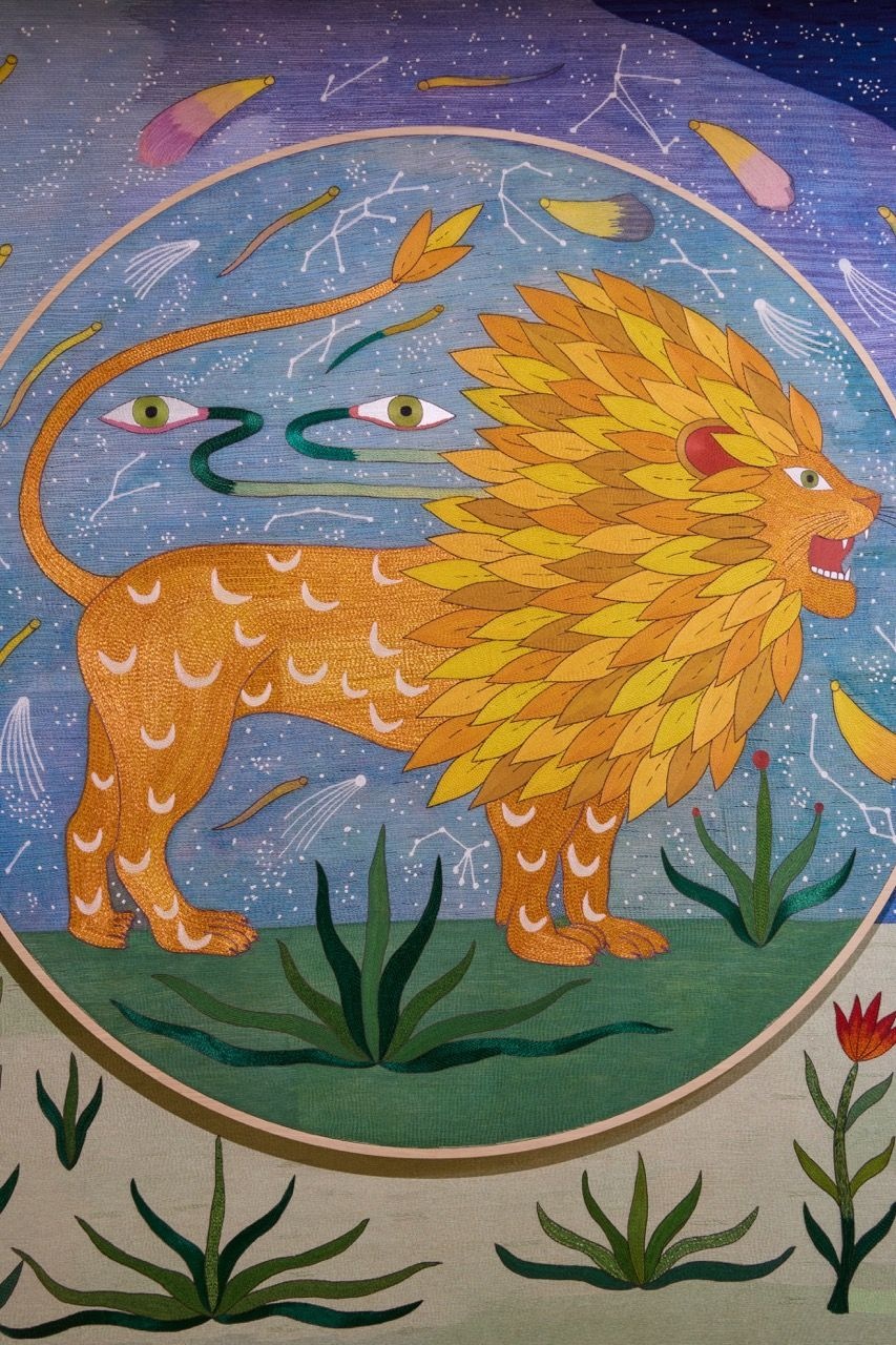 A mythical lion by Rithika Merchant for the scenography at the Dior Haute Couture show