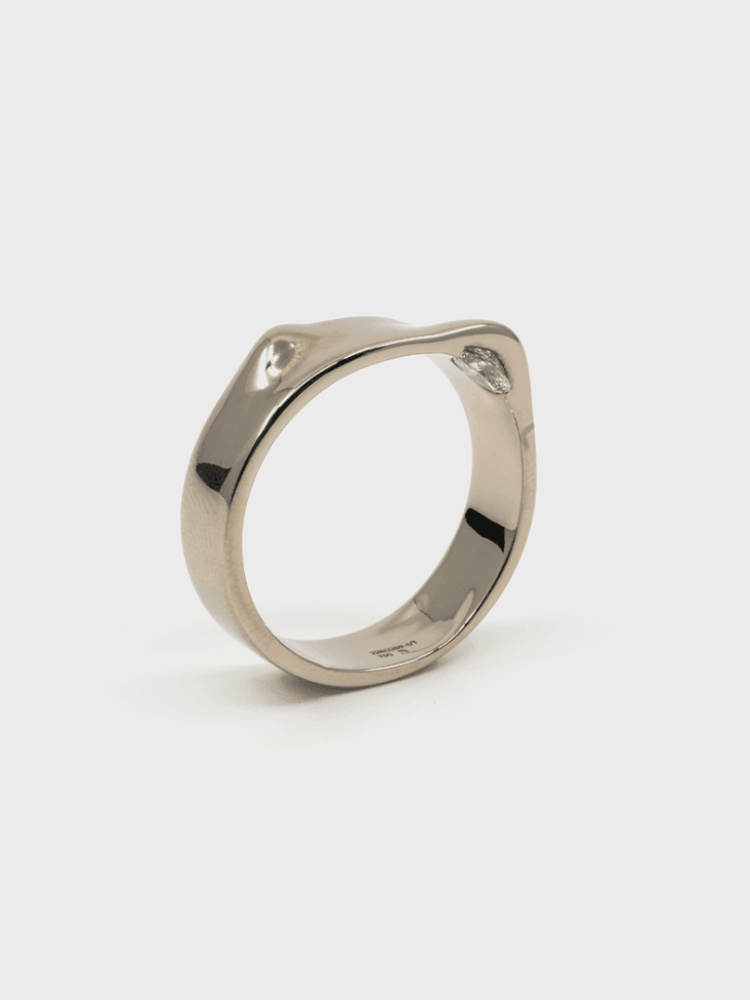A custom wedding band by Studio Renn
