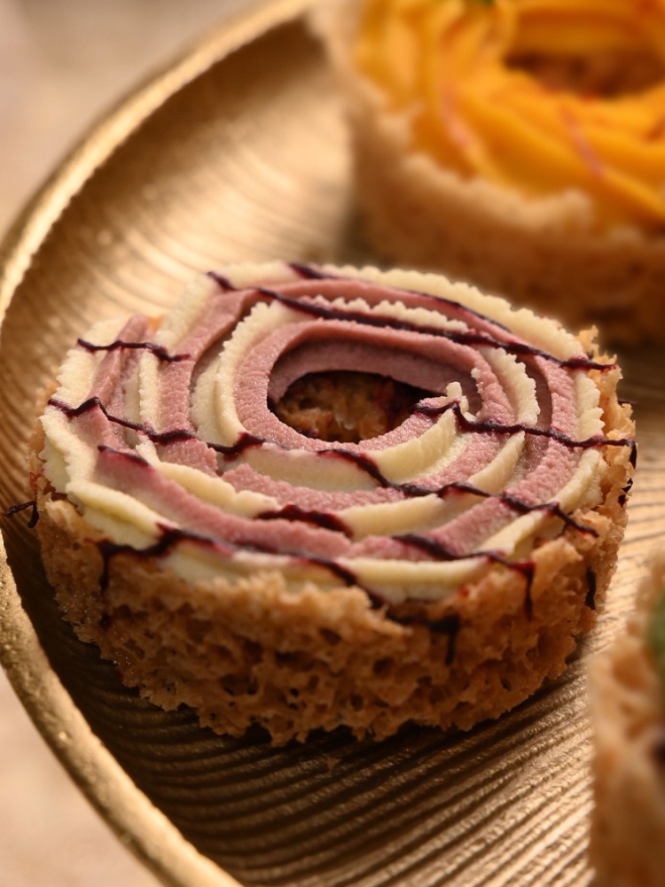 Raspberry Ghewar