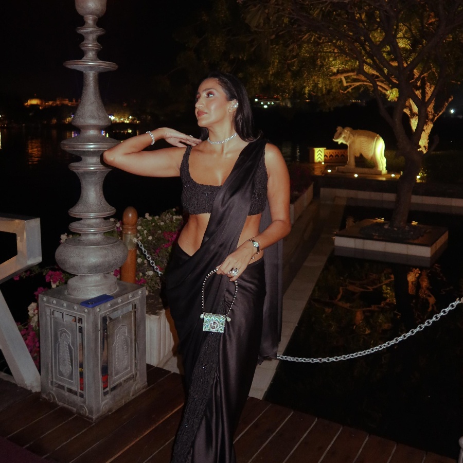 Aaliya Amrin in a sari by Acquire and Outhouse jewellery
