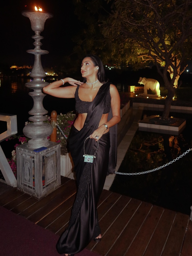 Aaliya Amrin in a sari by Acquire and Outhouse jewellery