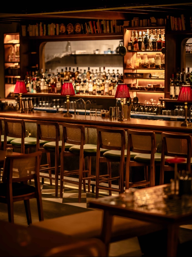 Bar Stormy