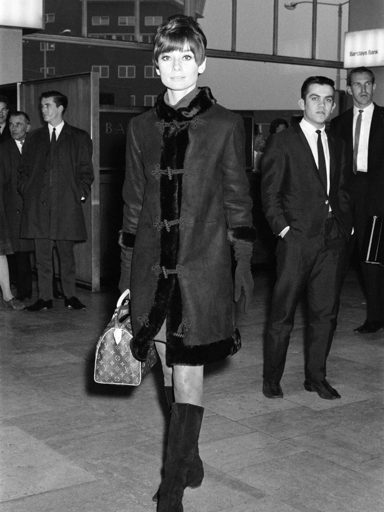 Audery Hepburn carrying the Louis Vuitton Speedy bag
