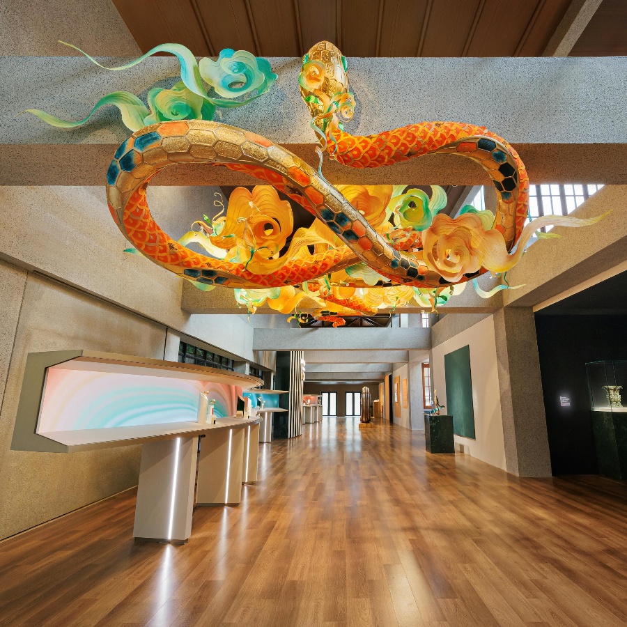An installation by contemporary artist Luo Ming created for the BVLGARI Serpenti Infinito exhibition in Shanghai