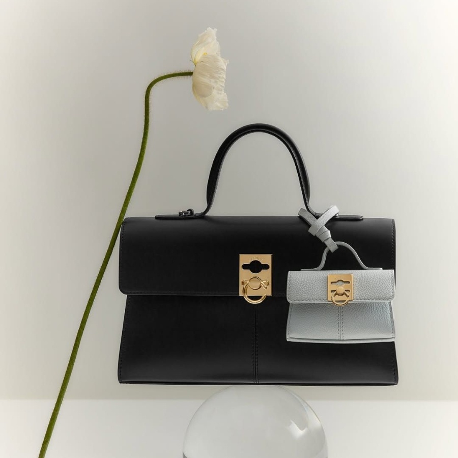 The Cafuné Medium Stance bag in The Nod's list of affordable quiet luxury bag brands