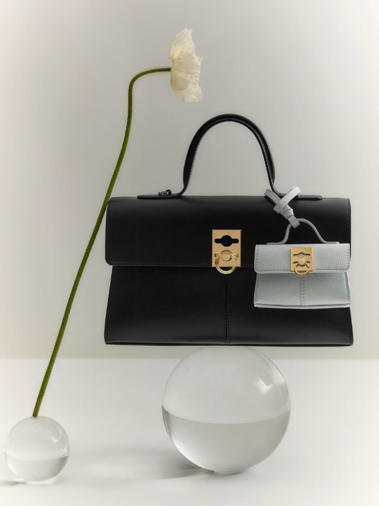 The Cafuné Medium Stance bag in The Nod's list of affordable quiet luxury bag brands