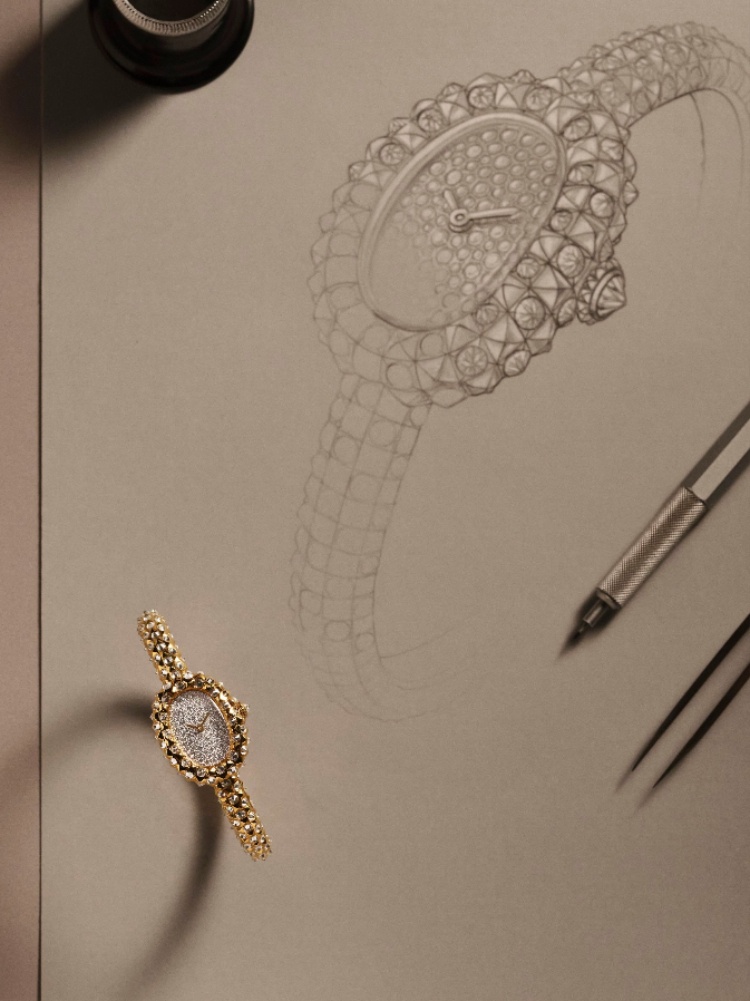 The new Cartier Baignoire with spiky diamonds