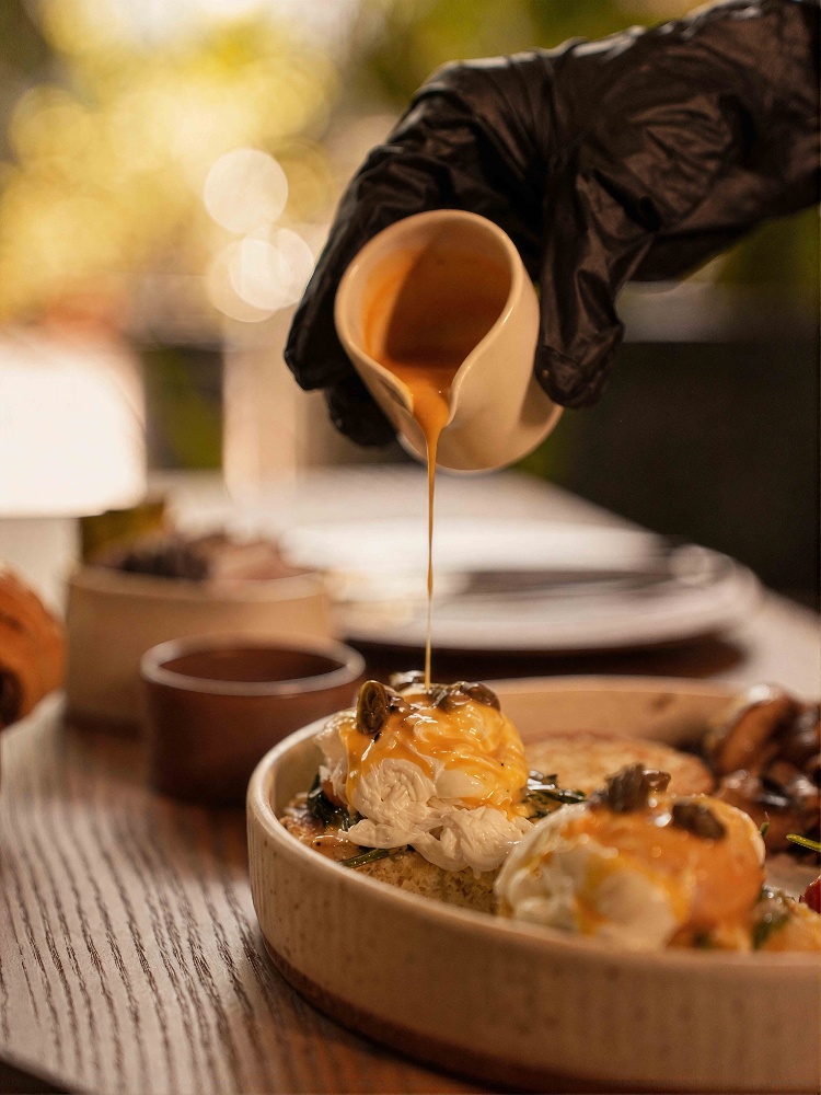 Eggs benedict