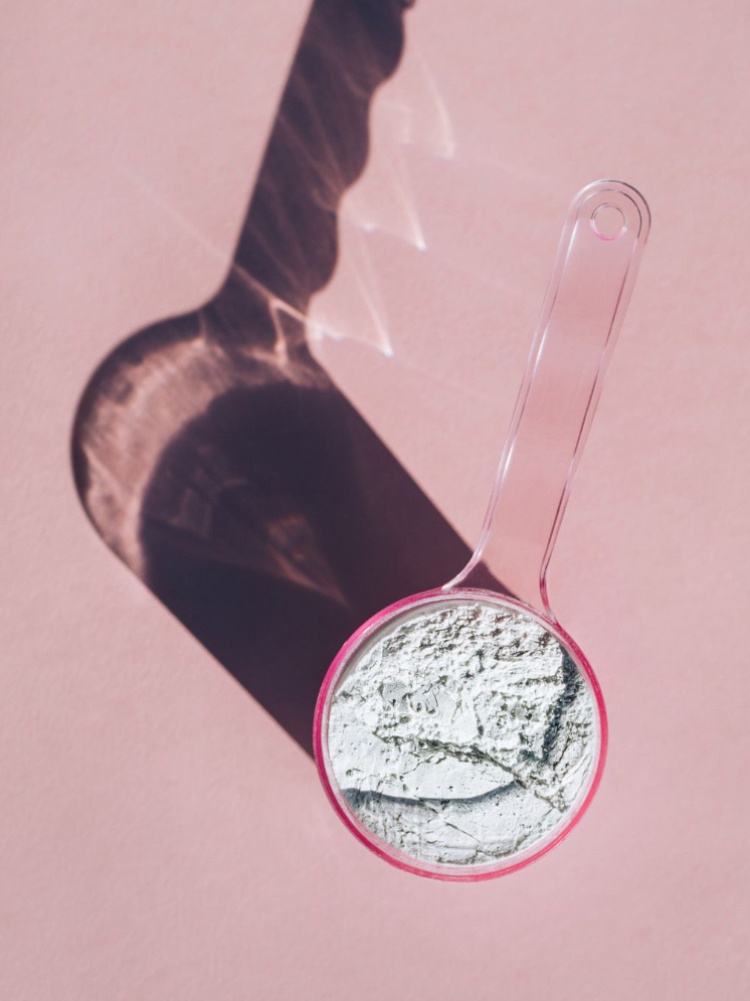 A scoop of creatine supplement