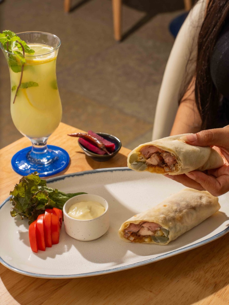 Open-fire chicken shawarma