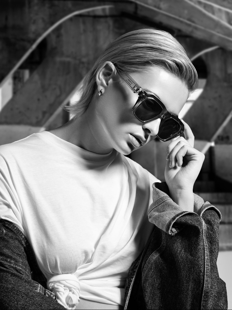 Smoke quartz navy gold Shift by D'YAVOL X