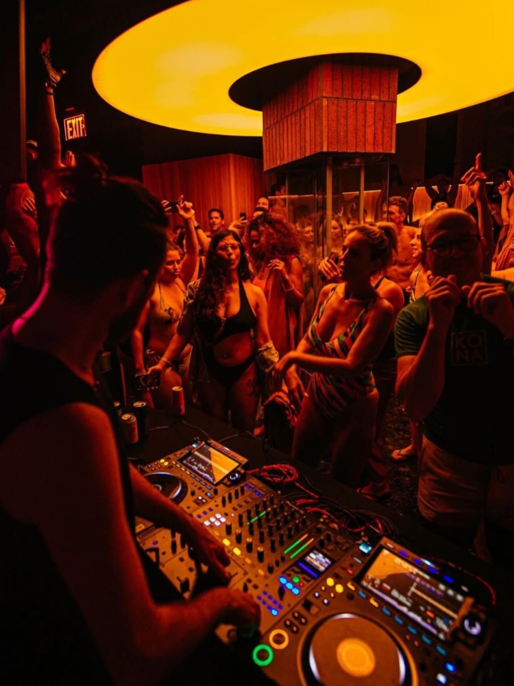 Pro Spa Rave I tried New York City’s most popular sauna rave - The Nod Mag