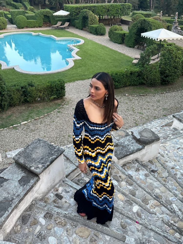 Enjoying her Tuscan holiday in a dress by ESCVDO