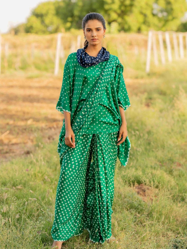 Pant sari and cowl kaftan top, Dyelogue
