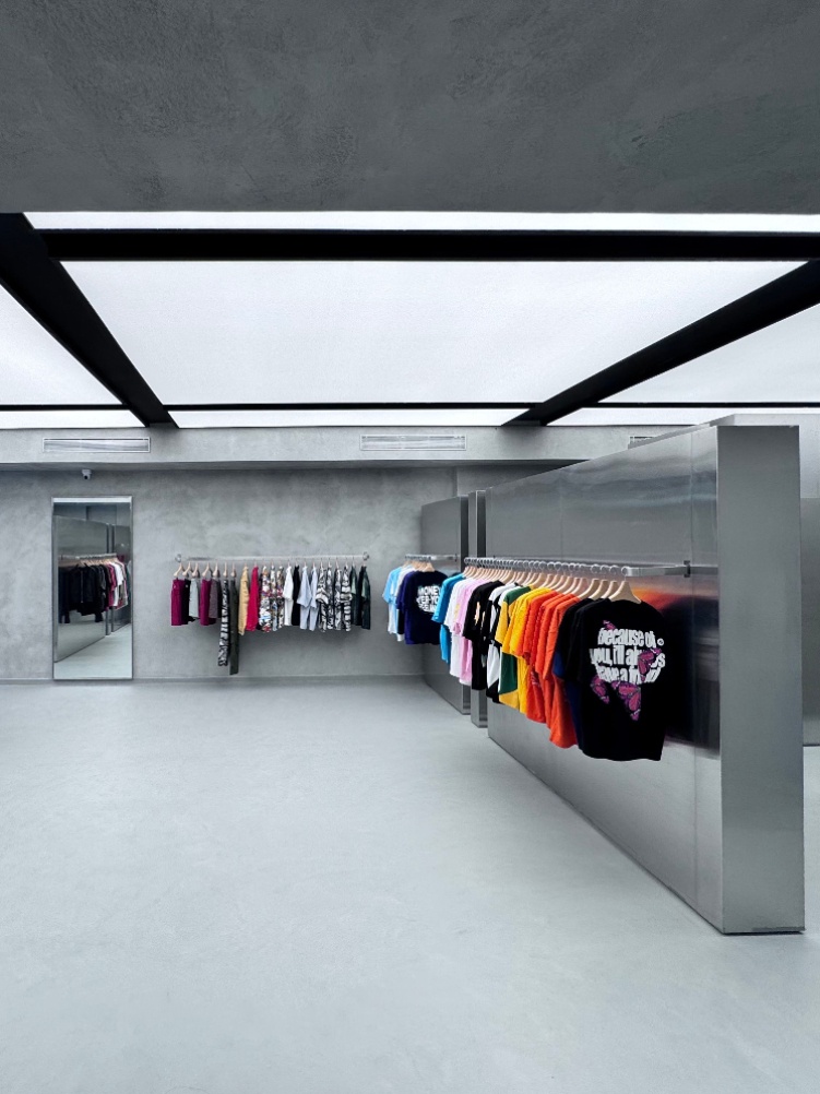 Bluorng’s stainless-steel studio store in Bodakadev, Ahmedabad
