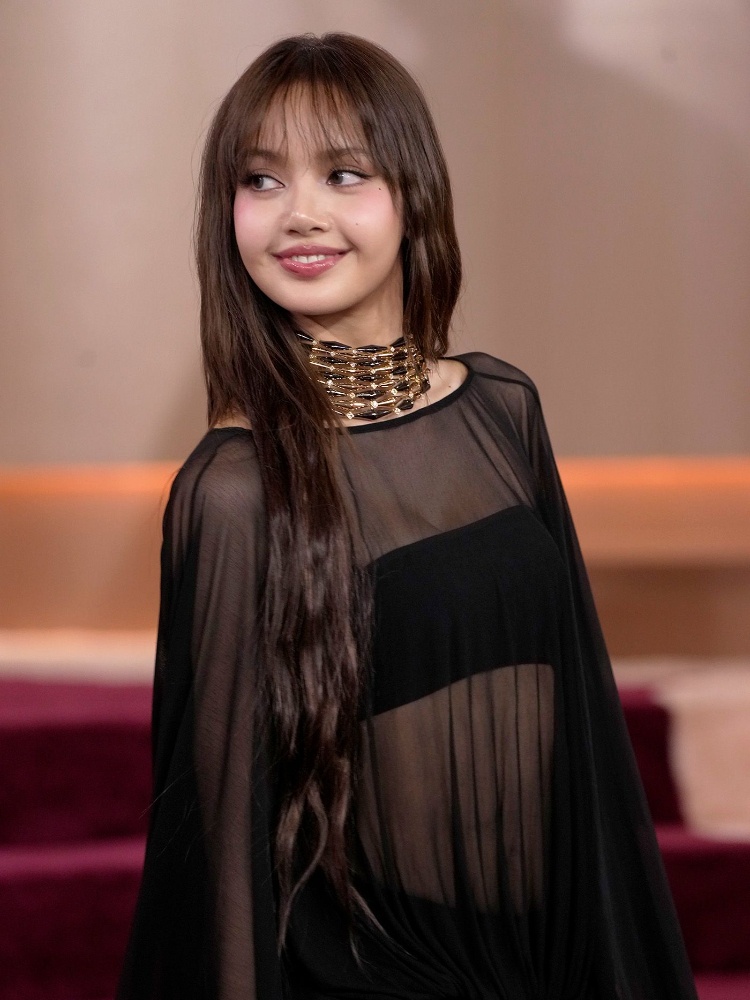 Lisa attends the 83rd Annual Golden Globe Awards