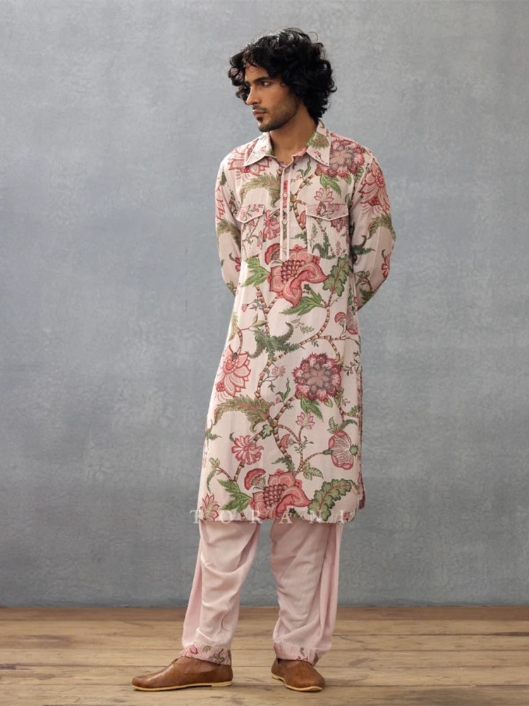 Gulabi Ashfaq Kurta Set, Torani, ₹26,500