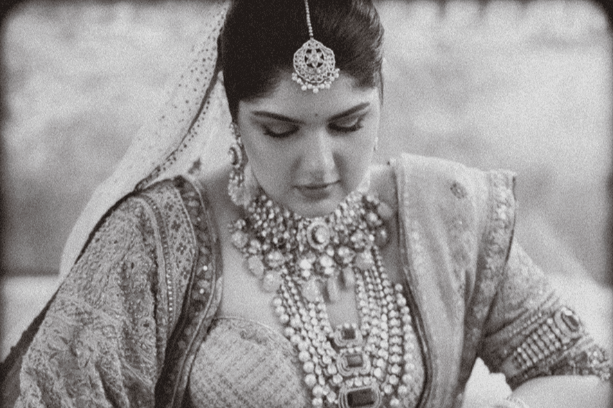 Anshula in a custom Tarun Tahiliani ensemble and Raniwala 1881 jewels for her nupitals