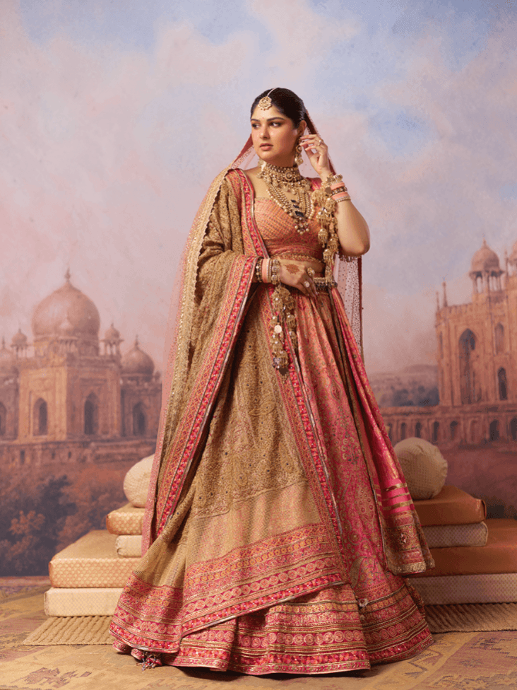 Anshula in a custom Tarun Tahiliani ensemble and Raniwala 1881 jewels for her nupitals