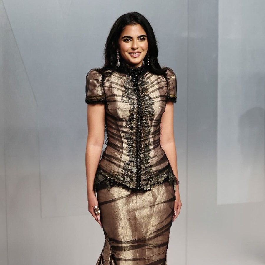 Isha Ambani attending the 2026 Vanity Fair Oscar after-party in a custom Swadesh X Dilara Findikoglu skirt suit