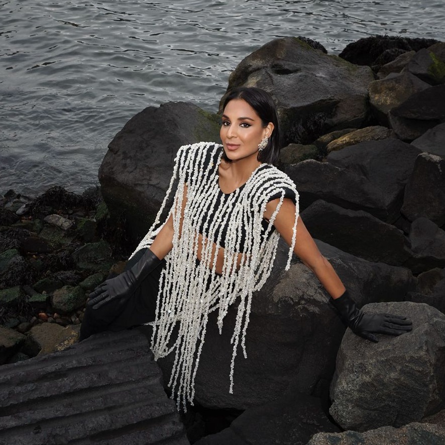 Jessel Taank in a beaded look by Réik