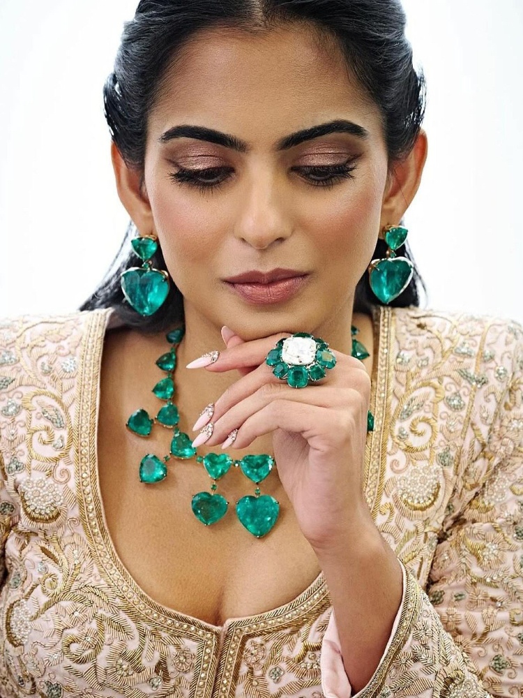 Isha Ambani in Kantilal Chhotalal Ring TheWeddingCollective